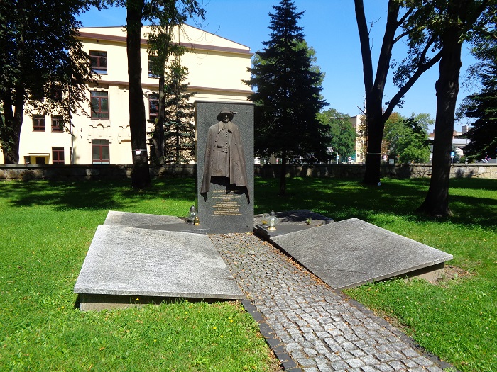 N Sacz stary cmentarz pomnik N Wiatra Zawojny.JPG