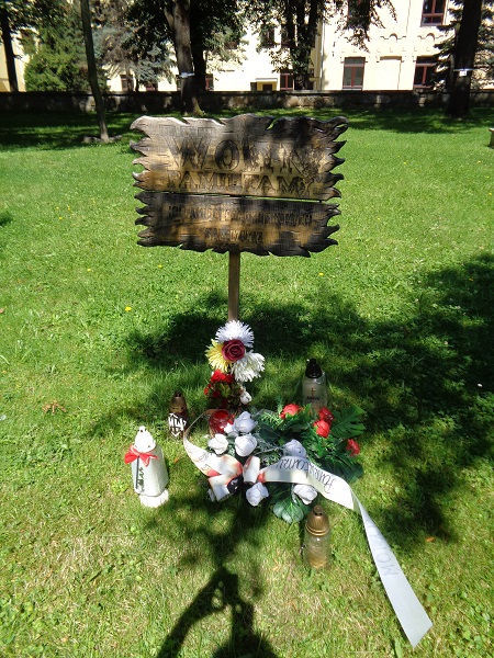 N Sacz stary cmentarz upamietnienie zbrodni na Wolyniu.JPG