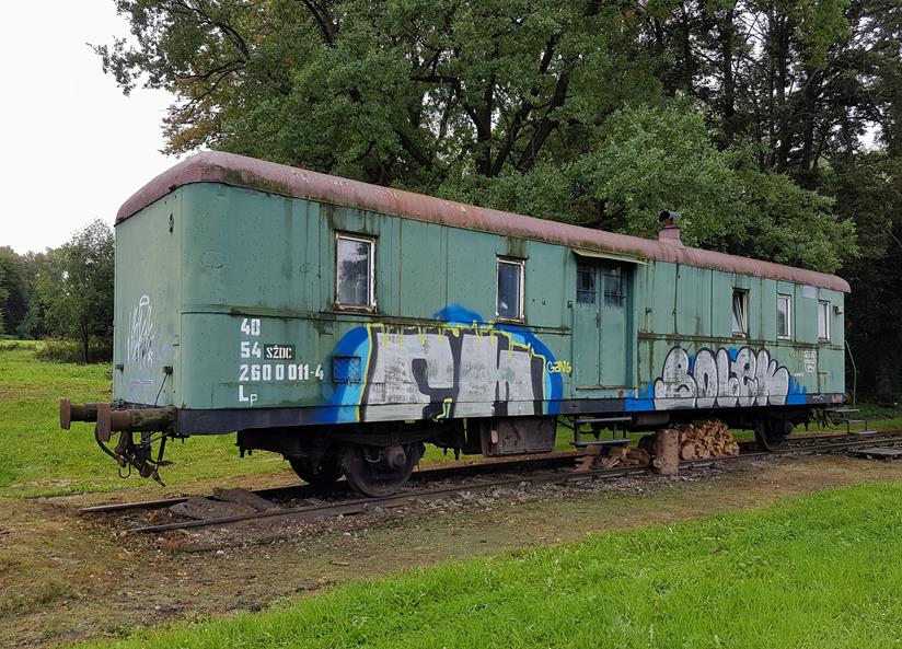 Zlaté Hory - stare wagony kolejowe (1).jpg