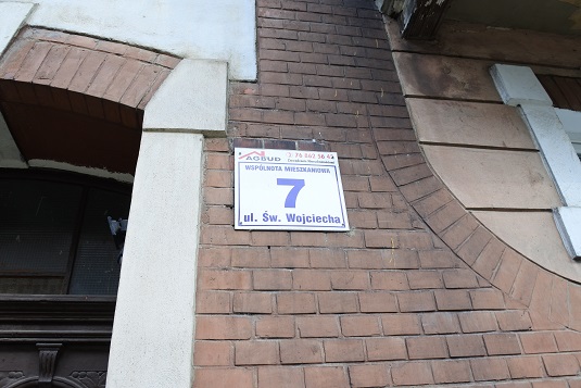 Ulica św. Wojciecha 7 (1).JPG