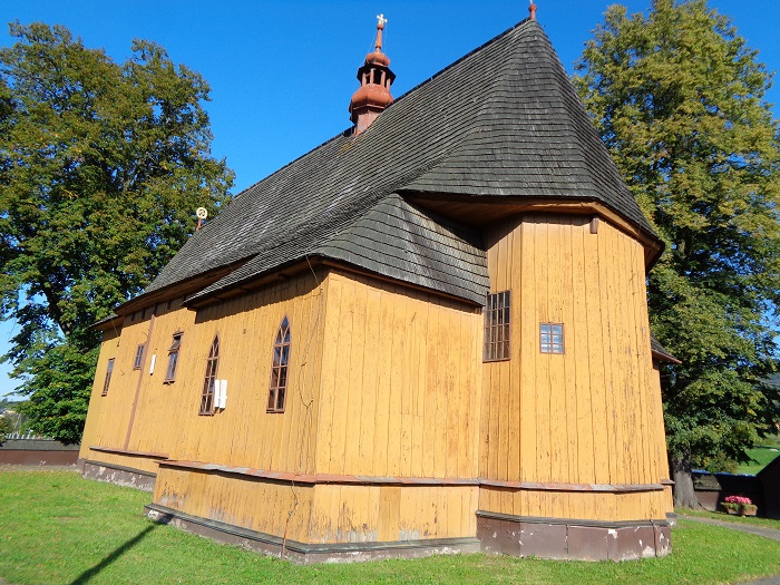 Chomranice kosciol widok od prezbiterium.JPG