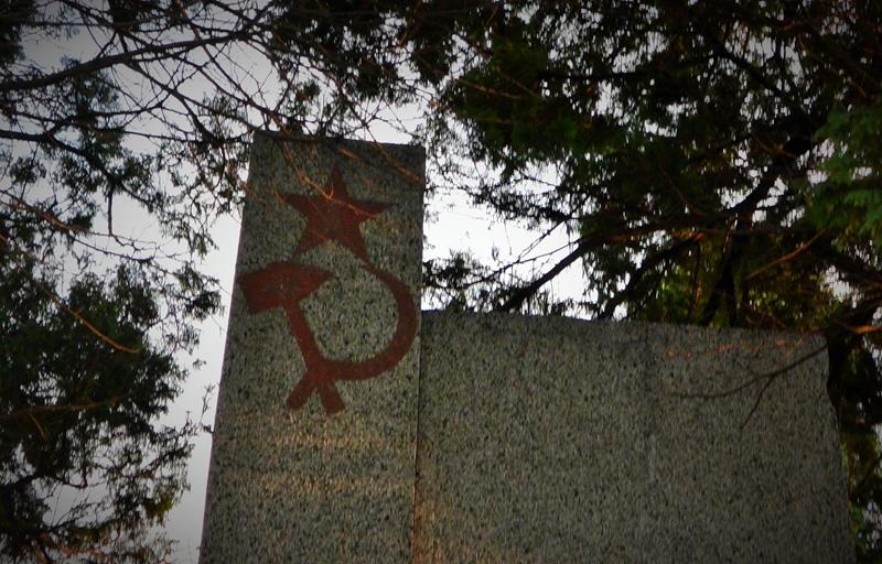 Mogiła żołnierzy Armii Czerwonej (5).JPG