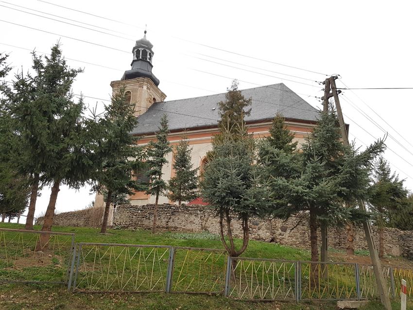 Kościół pw. św. Maternusa.jpg