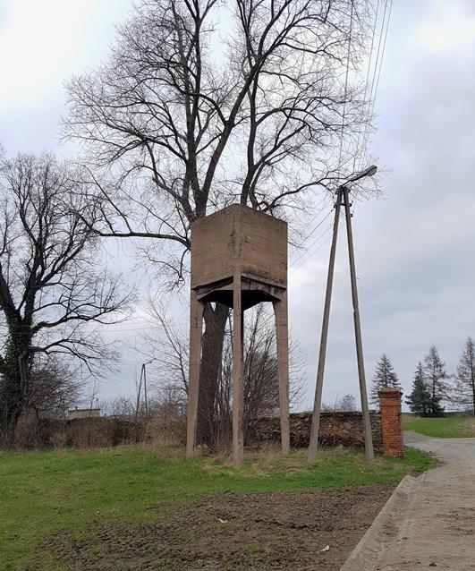 Wieża ze zbiornikiem na wodę (10).jpg