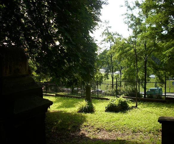010. Stary Cmentarz w Podgórzu - lipiec 2011 r..JPG