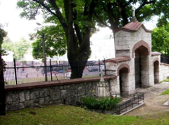 020. Stary Cmentarz w Podgórzu - lipiec 2011 r..JPG