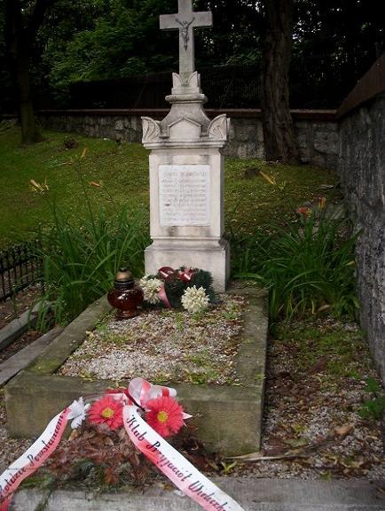 021. Stary Cmentarz w Podgórzu - lipiec 2011 r..JPG