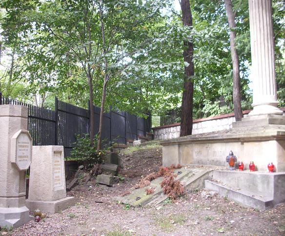 20. Stary Cmentarz w Podgórzu - lipiec 2012 r..JPG