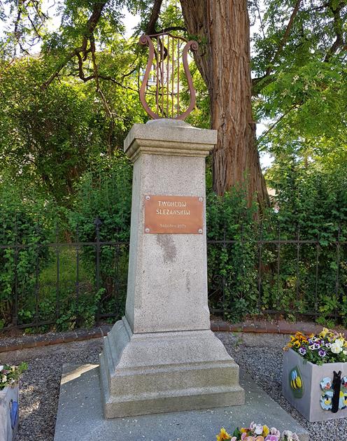 Dawny pomnik Roberta Rösslera (2).jpg