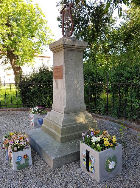 Dawny pomnik Roberta Rösslera (4).jpg