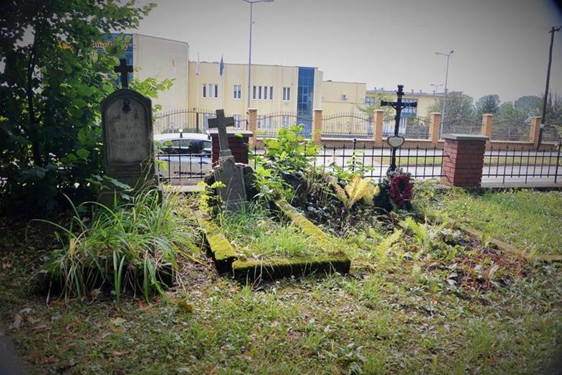 Groby na starym cmentarzu w Żywcu (5).JPG