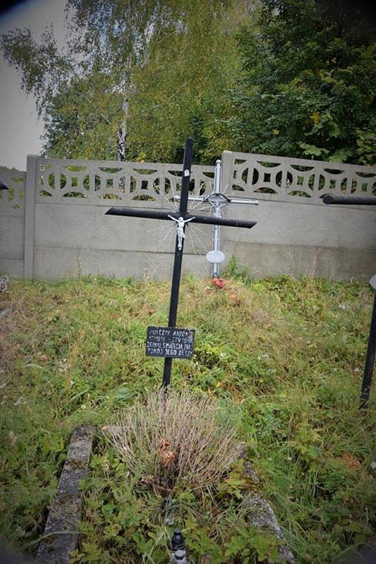 Stary cmentarz w Płokach (20).JPG