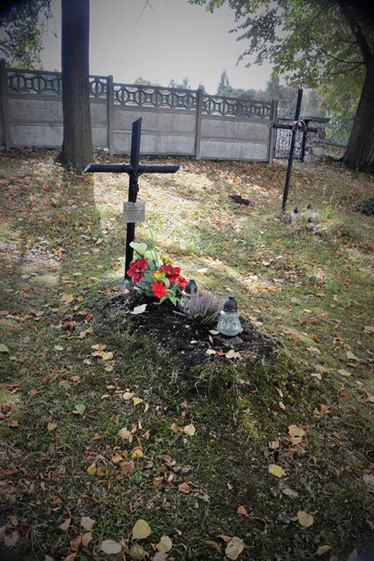 Stary cmentarz w Płokach (30).JPG