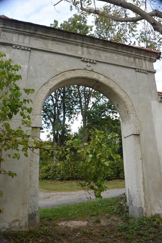 Brama dworska (9).JPG