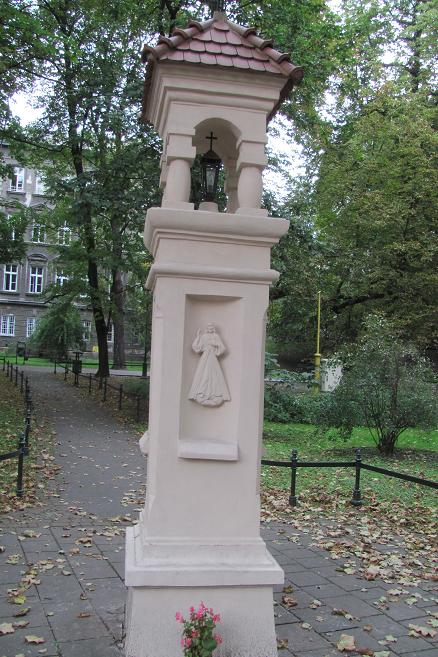 4. Kraków - latarnia umarłych na Plantach.JPG