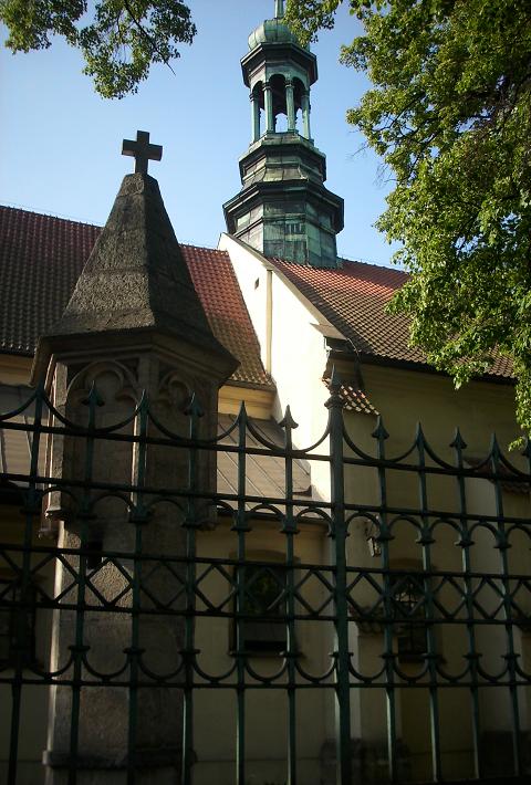 Kraków - latarnia umarłych przy kościele św. Mikołaja 2012 r..JPG