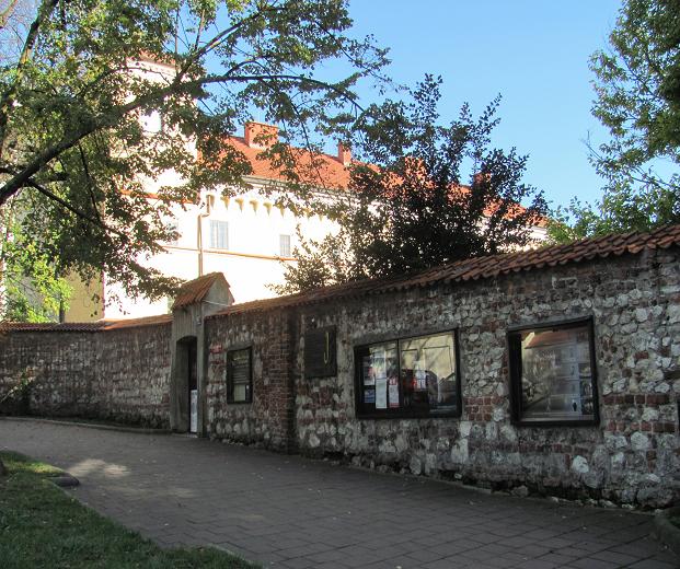 2. Miejsce Pamięci - Muzeum Archeologiczne.JPG
