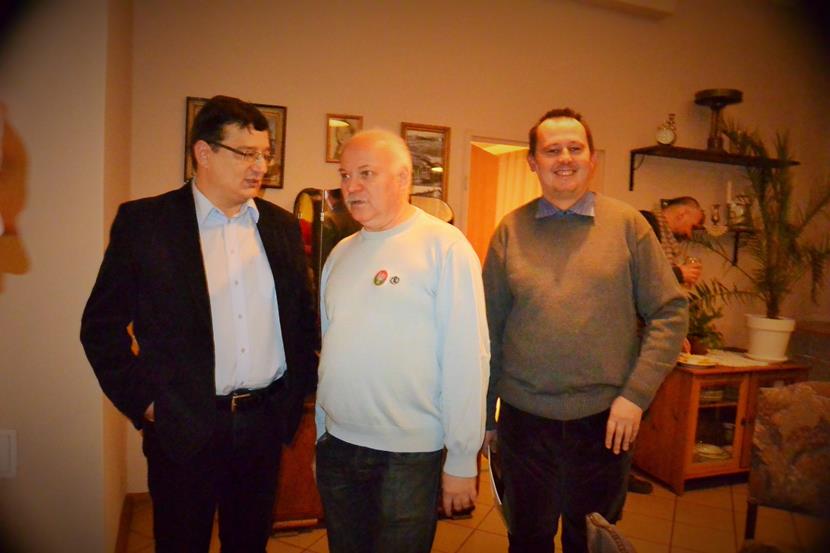 Panowie (od lewej) Witold Wieczorek, Dariusz Jurek i Grzegorz Onyszko.JPG