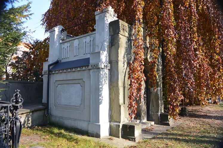 Grobowiec rodziny Meyerholdów (7).JPG
