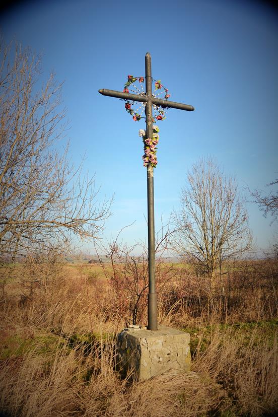 Krzyż ze szrapneli - okolice Jangrotu (4).JPG