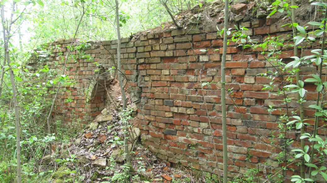 Ruiny pieca typu Hoffman (1).jpg