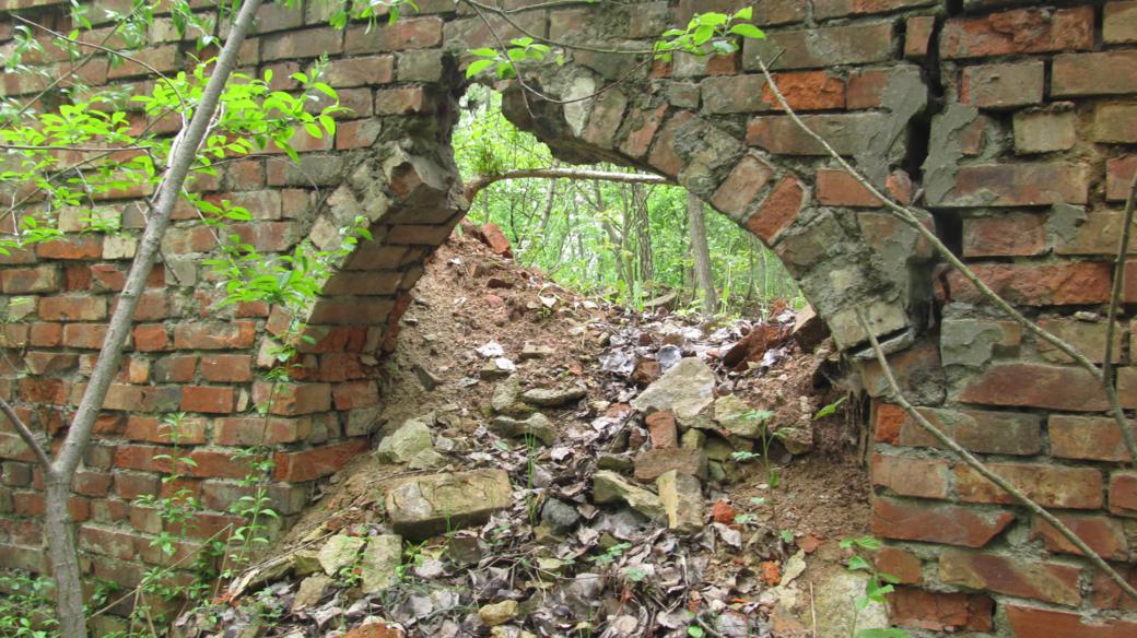 Ruiny pieca typu Hoffman (4).jpg