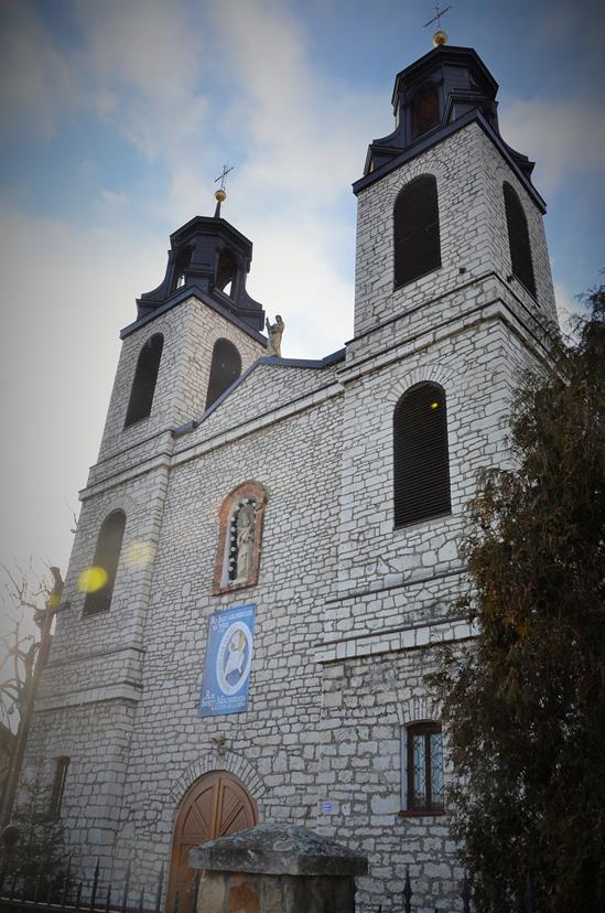 Kroczyce - kościół ze szrapnelem (5).JPG