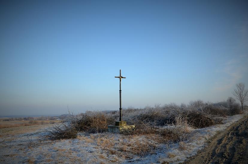Skała - krzyż przy Rzeplińskiej Drodze (1).JPG