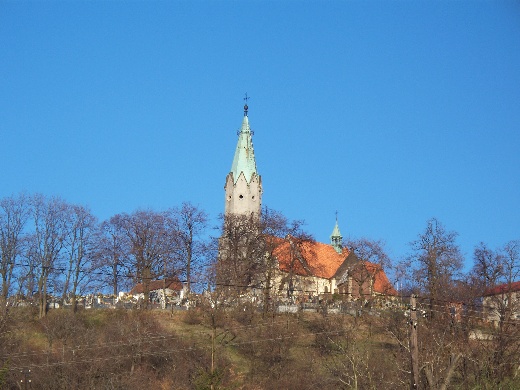 Kościół w Biskupicach na Chełmiku.jpg