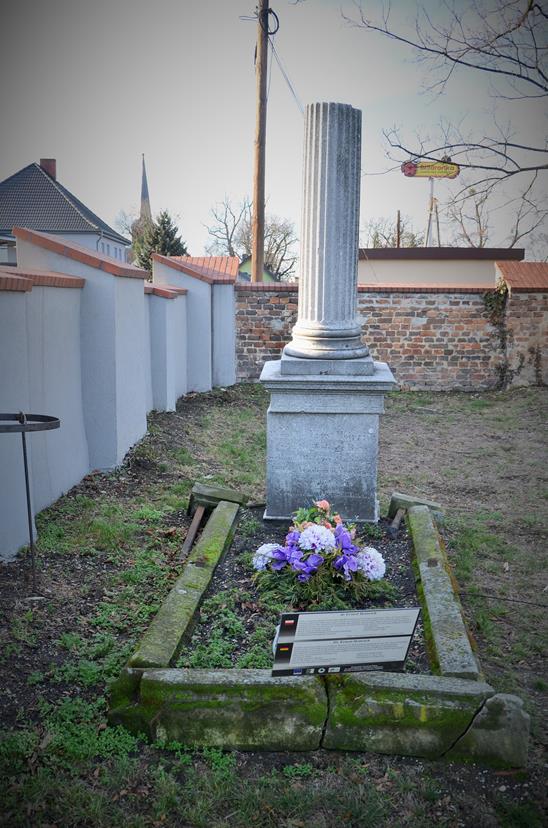 Stary cmentarz ewangelicki (1).JPG