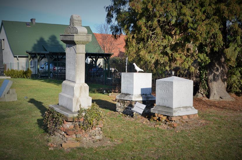 Stary cmentarz ewangelicki (8).JPG