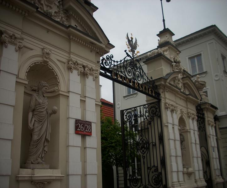 2. Warszawa - Brama Uniwersytetu.JPG
