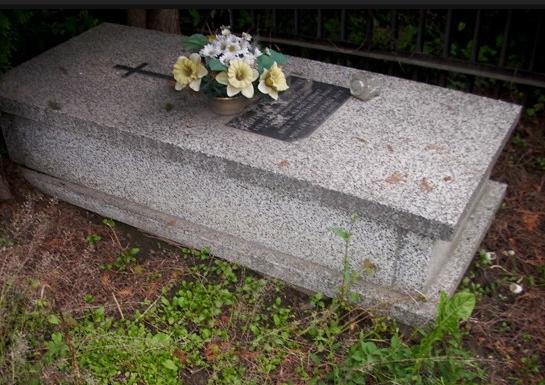 Kunice - grób por. dr Mromlińskiego na mogile 6 Powstańców Krakowskich- fot. 2011 r..JPG