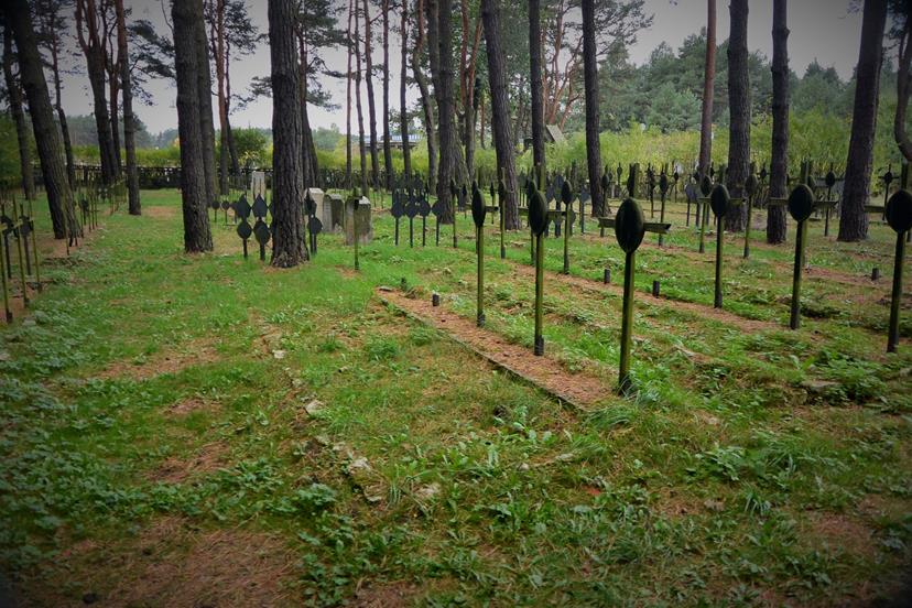 Cmentarz wojenny w Kotowicach (14).JPG