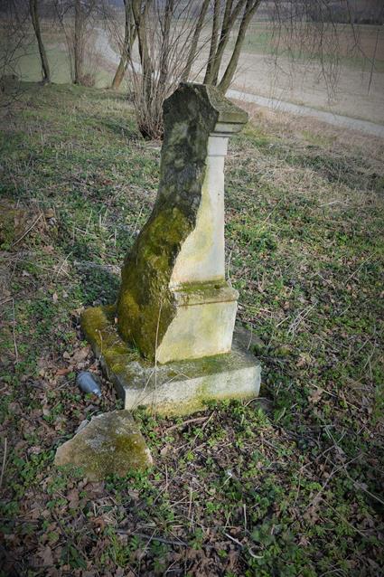 Cmentarz w Chyrzynce (9).JPG