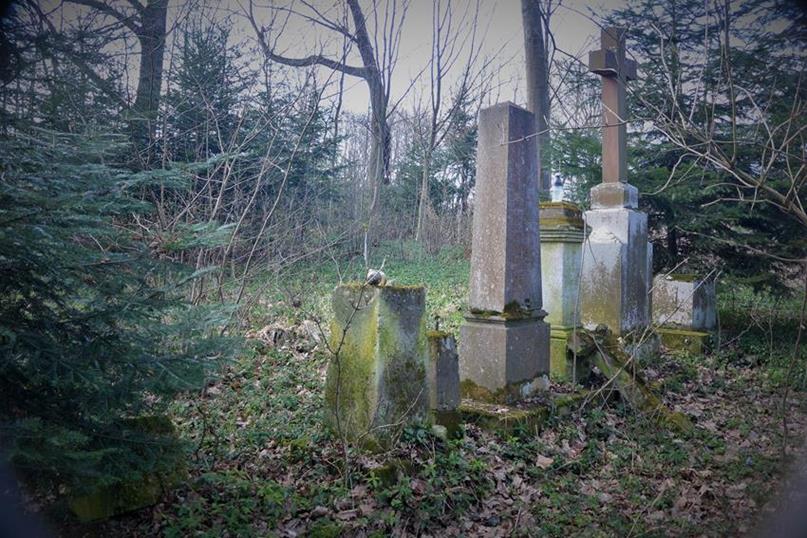 Stary cmentarz (5).JPG