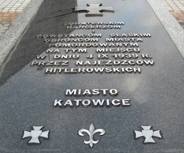 1. Katowice - pomnik harcerzy.JPG