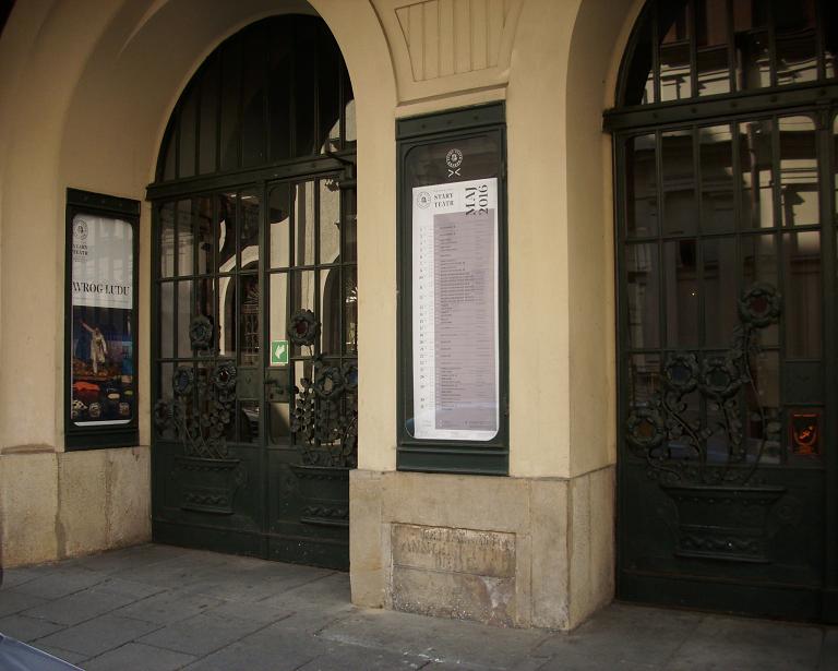 Teatr Stary fot. 2 - filar wejścia przy Jagiellońskiej..JPG