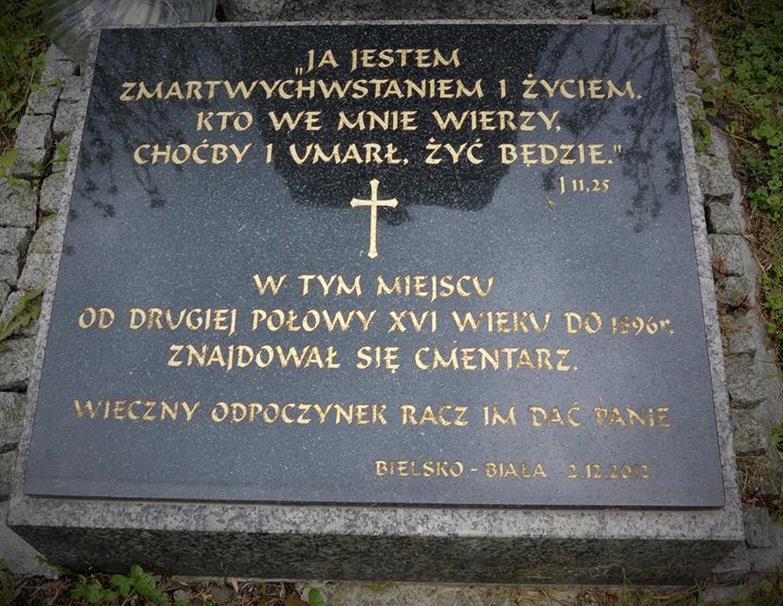 Bielsko - Biała, dawny cmentarz przy ul. Listopadowej (5).JPG