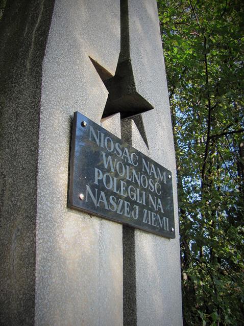 Bobrowniki - pomnik (3).JPG
