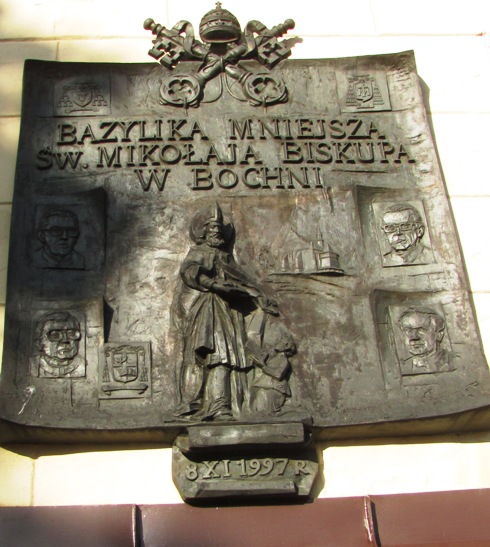 Bochnia - tablica upamiętniająca nadanie Bazyliki Mniejszej.JPG