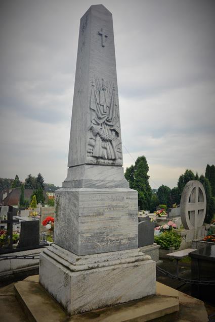 Obelisk (2).JPG