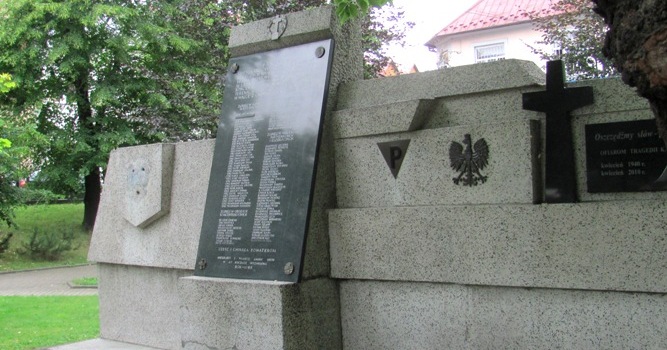1. Gdów - pomnik 28 lipca 2016 r..JPG