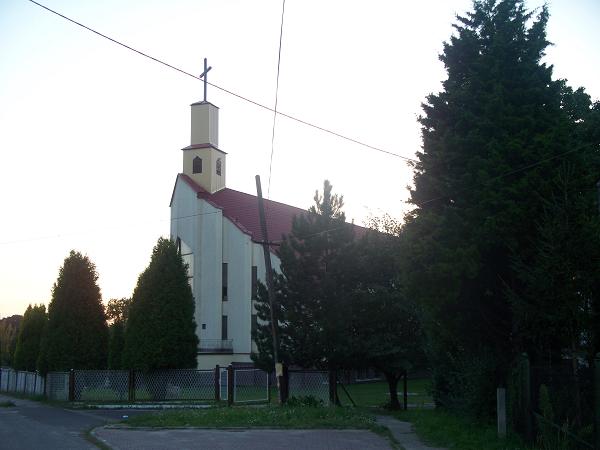 Nowy kościół w Ostrowach Górniczych.JPG