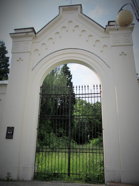 Brama główna (2).jpg