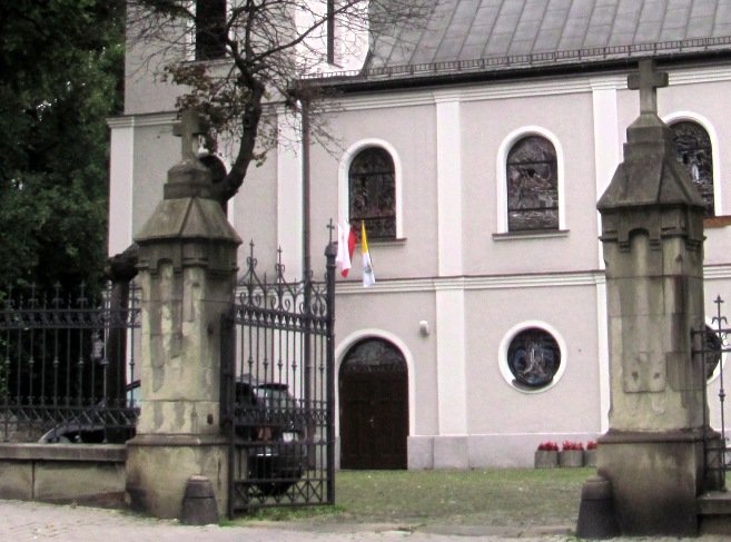 2. Bielsko B. - dawny cmentarz przy kościele Św. Trójcy.JPG