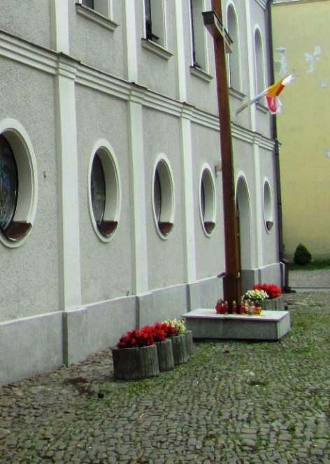 3. Bielsko B. - dawny cmentarz przy kościele Św. Trójcy.JPG