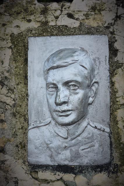 Ludwik Idzikowski - pomnik (7).JPG