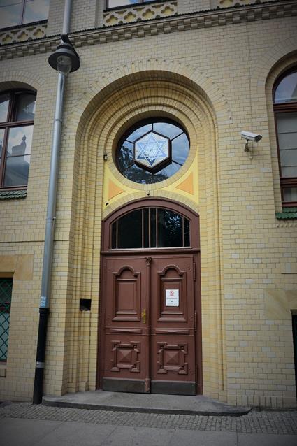 Synagoga z zewnątrz (4).JPG