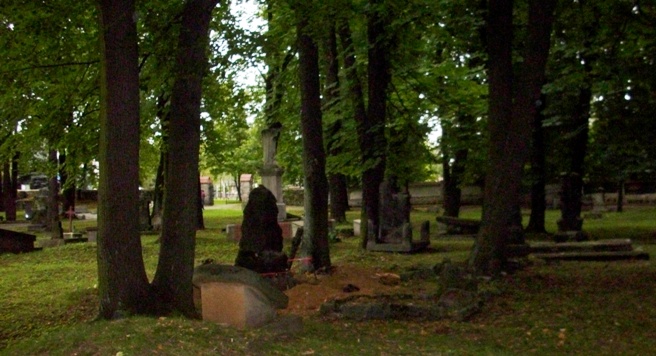 Stary Cmentarz w Olkuszu.JPG
